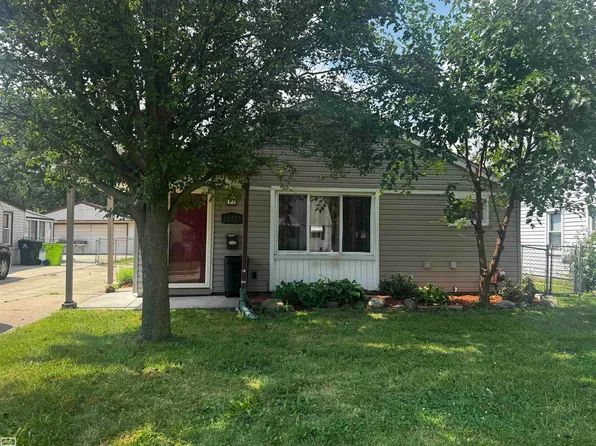 25323 Fern St, Roseville, MI 48066