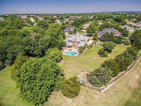 5th image of 715 Wood Duck Ln