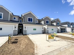 6924 Poppy Ct, Johnston, IA 50131