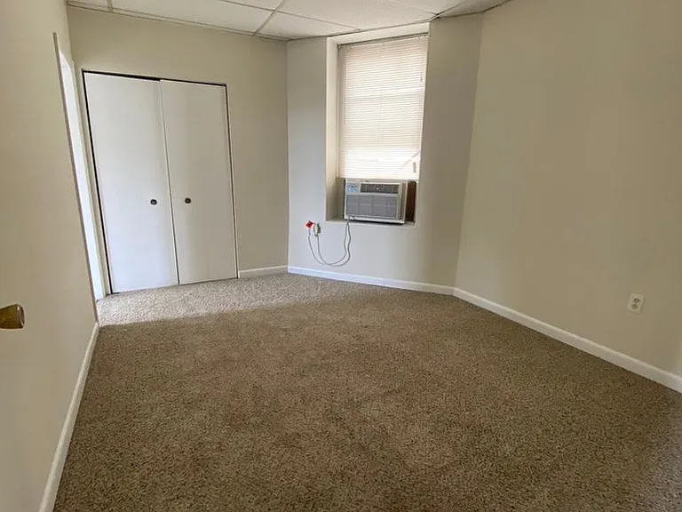 Morris Apartments — Photo 31