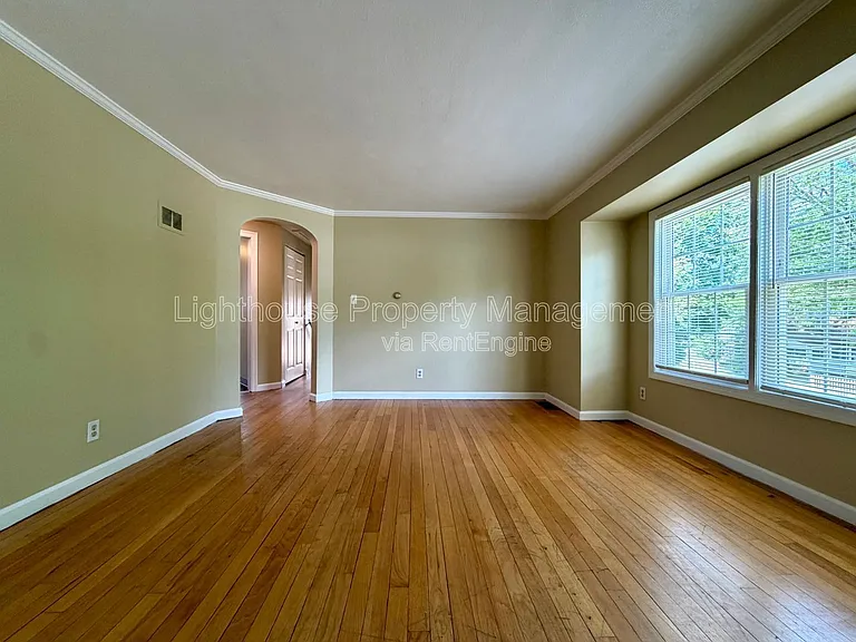 1447 Giddings Ave SE #2 — Photo 4
