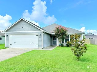 213 Lakefront Cir, Summerdale, AL 36580