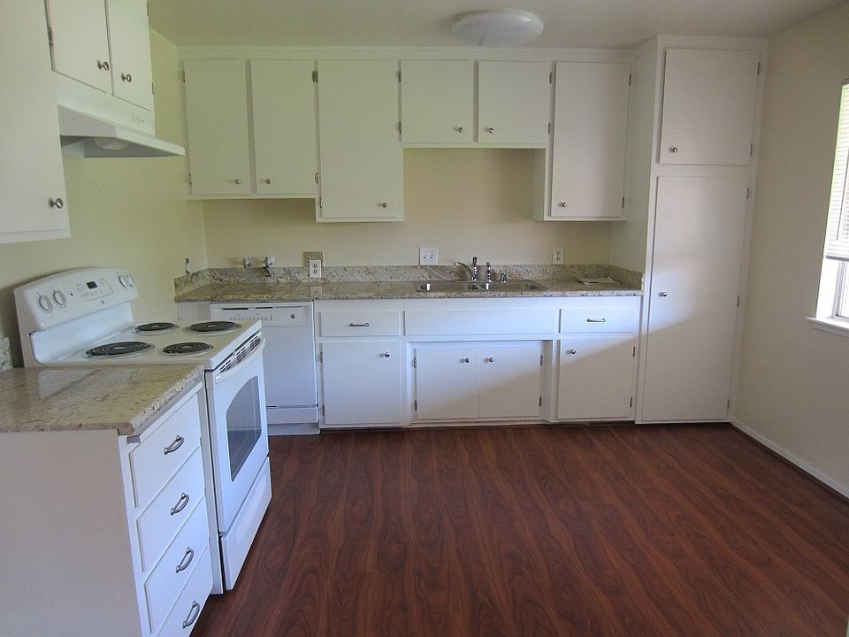 2nd image of 4552 63rd St