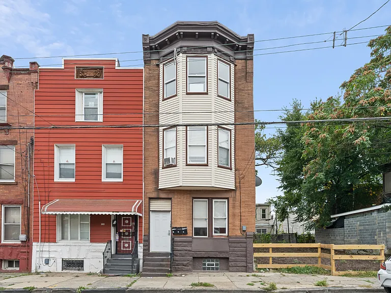 1232 West Somerset Street — Photo 5