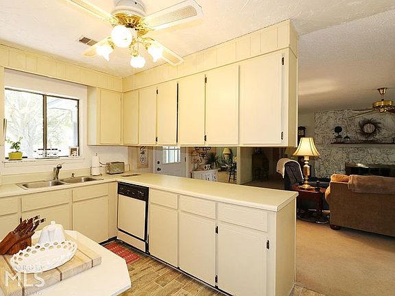 4th image of 112 Sonny Dr