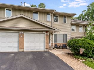 471 River Bend Rd UNIT 107, Naperville, IL 60540