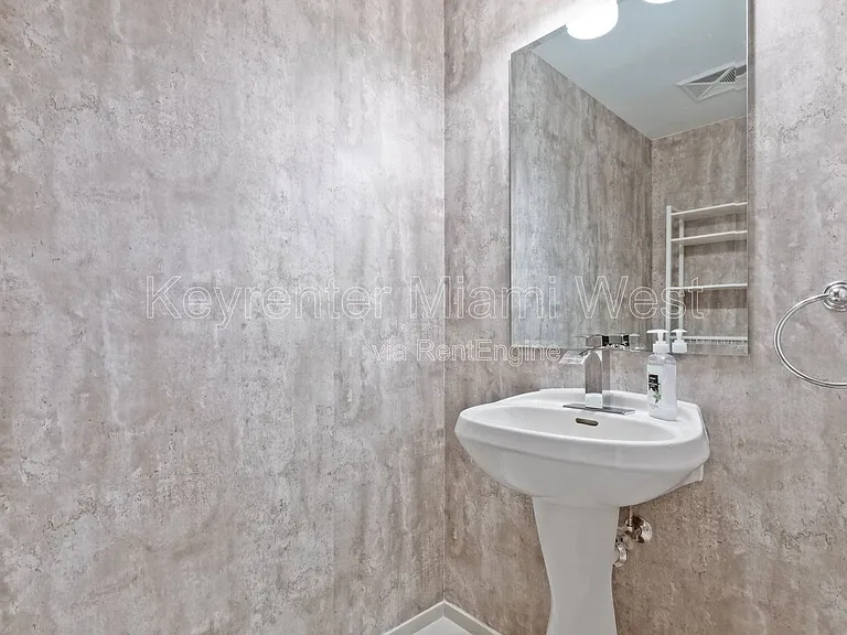 60 SW 13th St #3800 — Photo 25