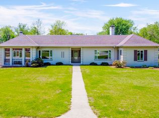 1 Sunrise Cir, Centralia, MO 65240