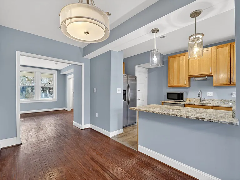 632 Franklin St NE — Photo 1