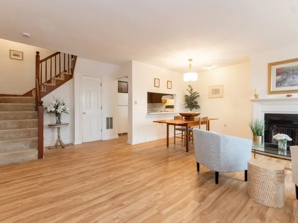 160 Quincy Shore Dr Unit 116, Quincy, MA 02171