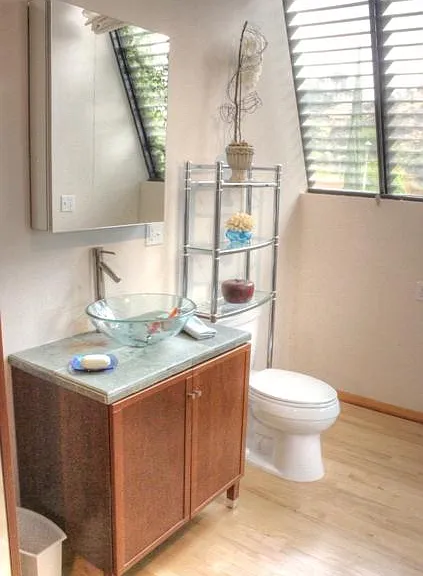 Sink with 3 way mirror