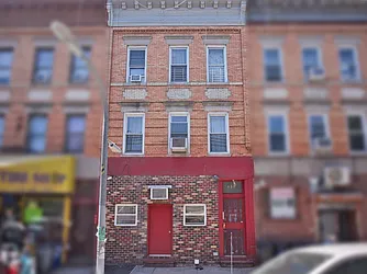 850 Mcdonald Avenue  image 1 of 10