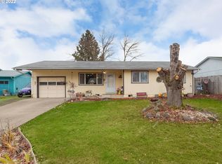 206 Columbia Loop Rd, Roseburg, OR 97471