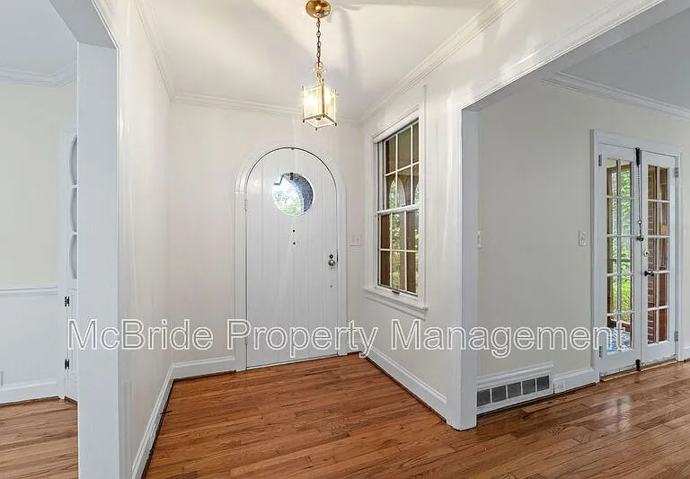 1835 Kissingbower Rd — Photo 8