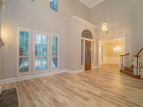 4th image of 3105 Monette Ln