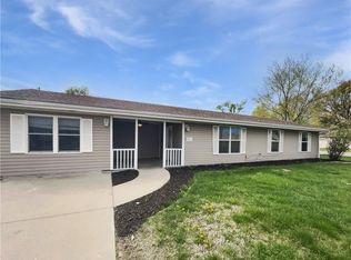 1503 E Park St, Olathe, KS 66061