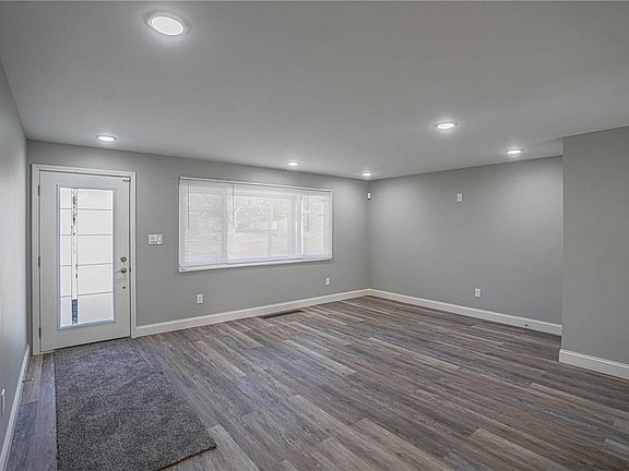 5th image of 1634 Champlin Dr