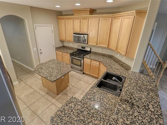 3rd image of 120 Rolling Cove Ave