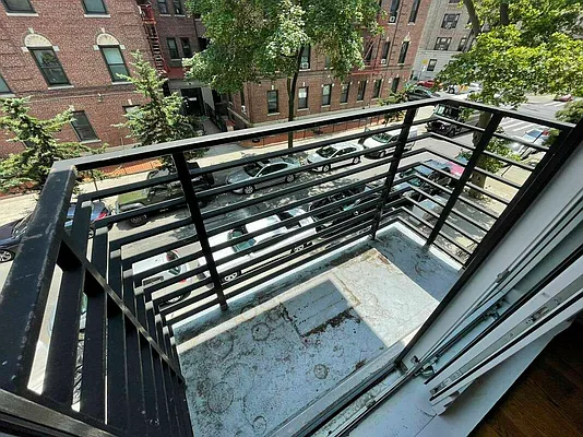 Rented by Tapiro Realty | media 6