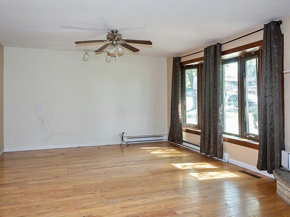 2nd image of 1349 Arrowhead Dr