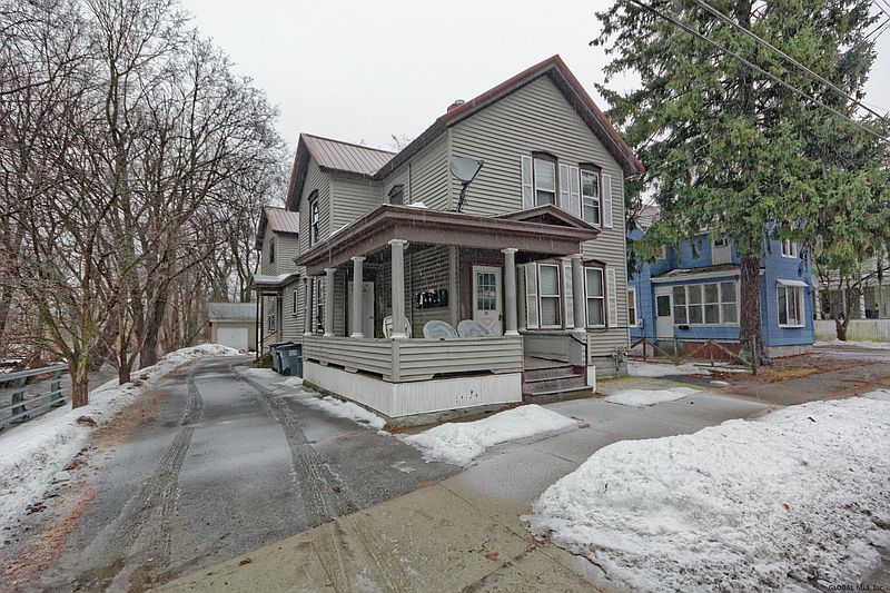 4th image of 31 E PINE Street