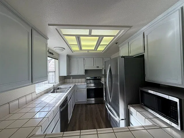 2 bed, 1203 sqft, $3,000 — Photo 2
