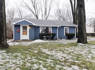 127 Woodlawn Dr, Mundelein, IL