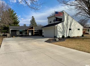 1695 Jefferson St, Galesburg, IL 61401