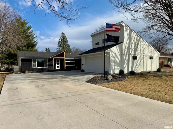 1695 Jefferson St, Galesburg, IL 61401