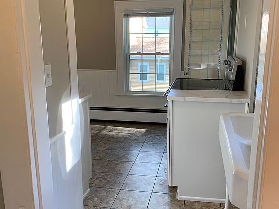5th image of 158 Bristol St Floor 2