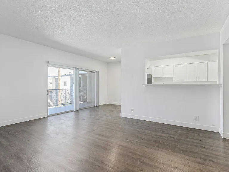 The Shorewood Apartments — Photo 61