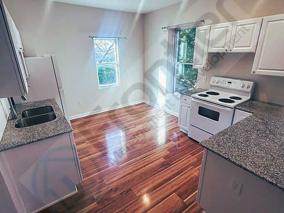 4th image of 729 Monteagle St