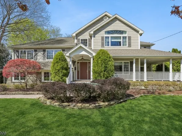 8 Blackstone Dr, Livingston Twp., NJ 07039