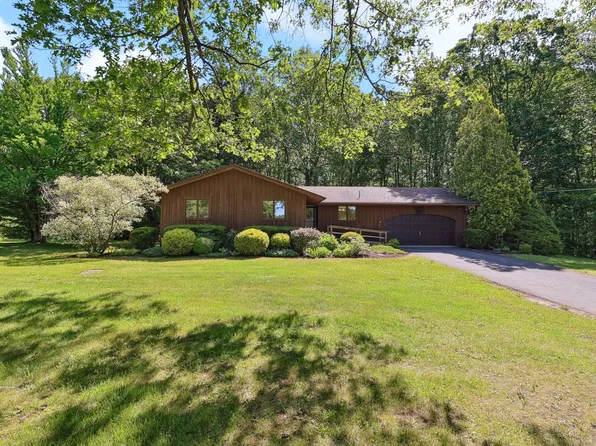 603 Plainville Avenue, Farmington, CT 06085