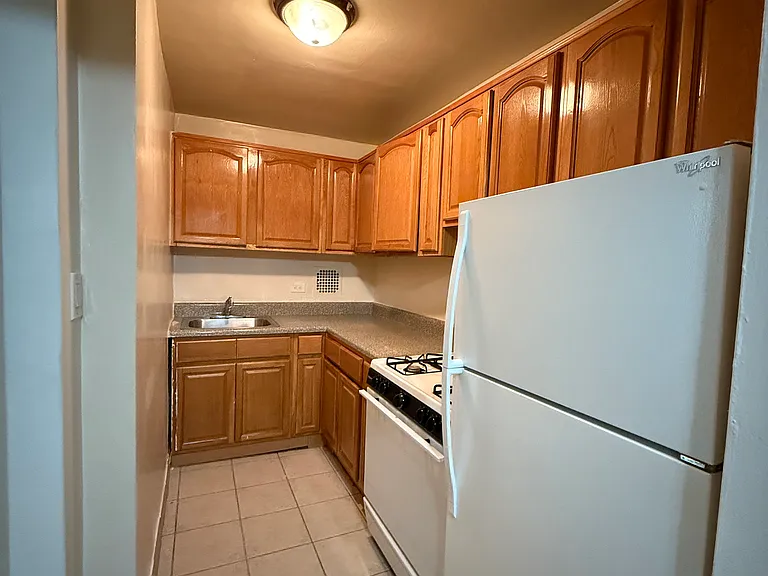 41 Hamilton Ave #7F — Photo 3