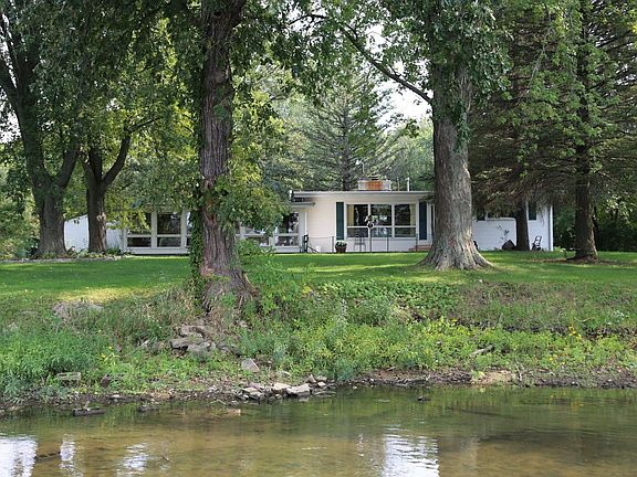 2nd image of 5553 Aspen Dr