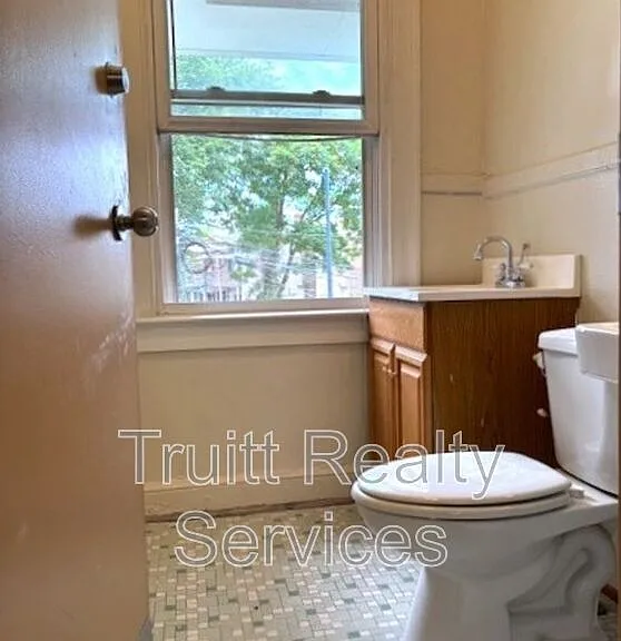 1319 Pennsylvania Ave S #E-2 — Photo 8