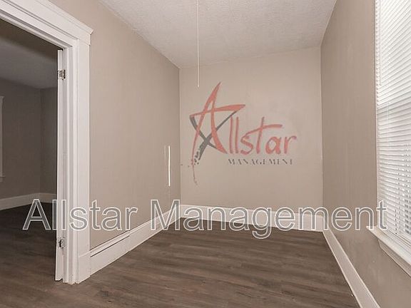 5th image of 3235 Erin Ave