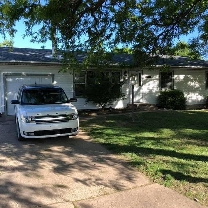 1st image of 1823 Roberts Ave