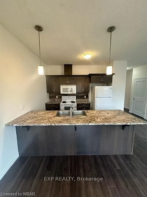 3 bed, $2,400 — Photo 4