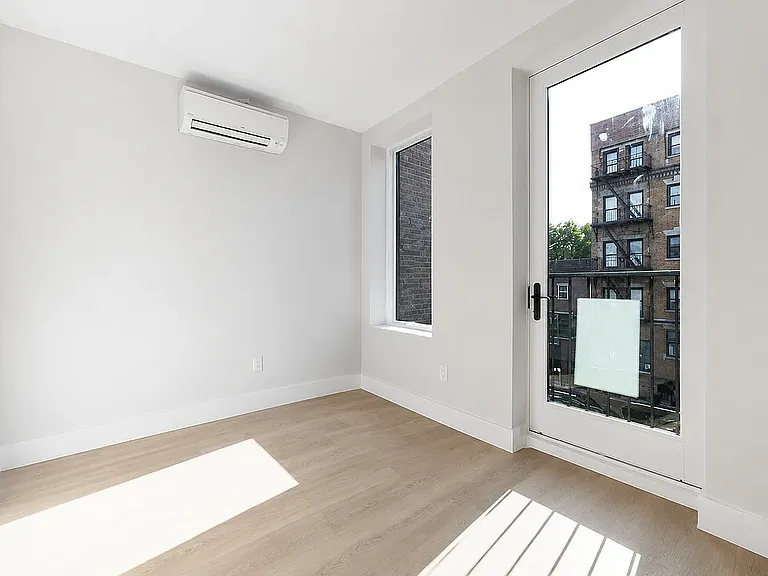 720 De Kalb Ave #3 — Photo 3