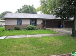 1007 5th Ave, Sheldon, IA 51201