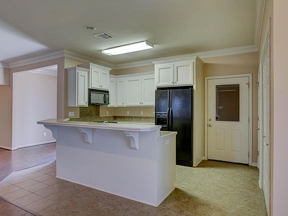 4th image of 505 Deer Meadow Blvd