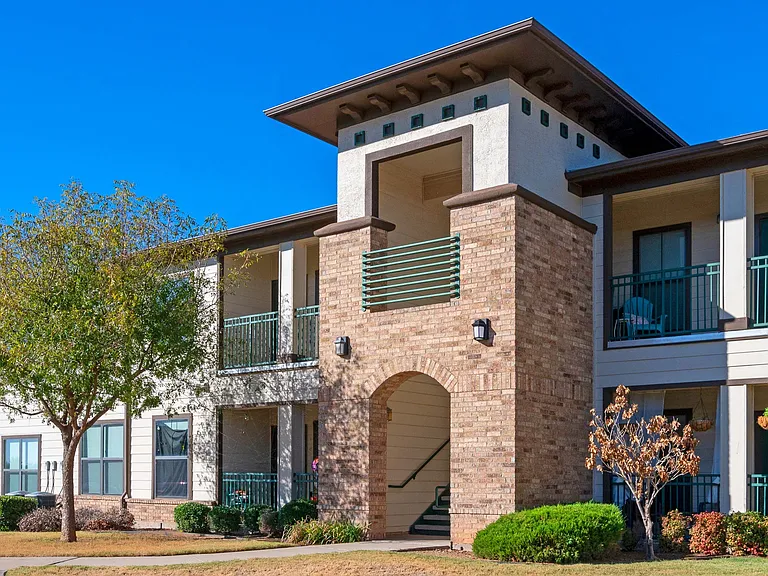 Legend Park Apartments — Photo 13