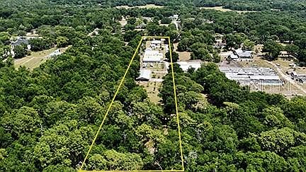 4th image of 1124 Ustler Rd