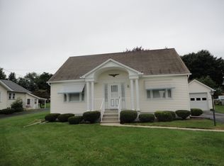 41 E Lawn Rd, Nazareth, PA 18064