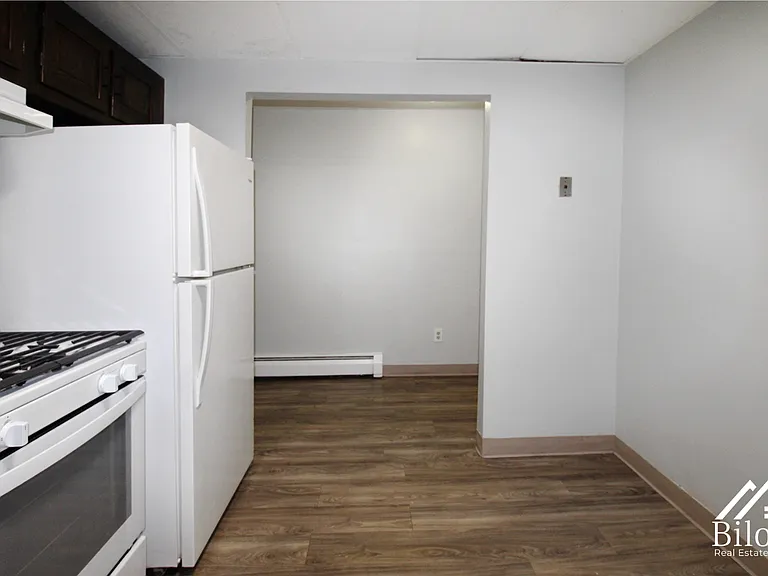 1250 South Broadway — Photo 6