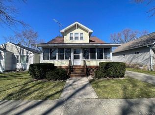 1317 Chestnut St, Port Huron, MI