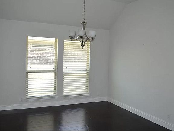 2nd image of 4416 Oak Bluff Dr