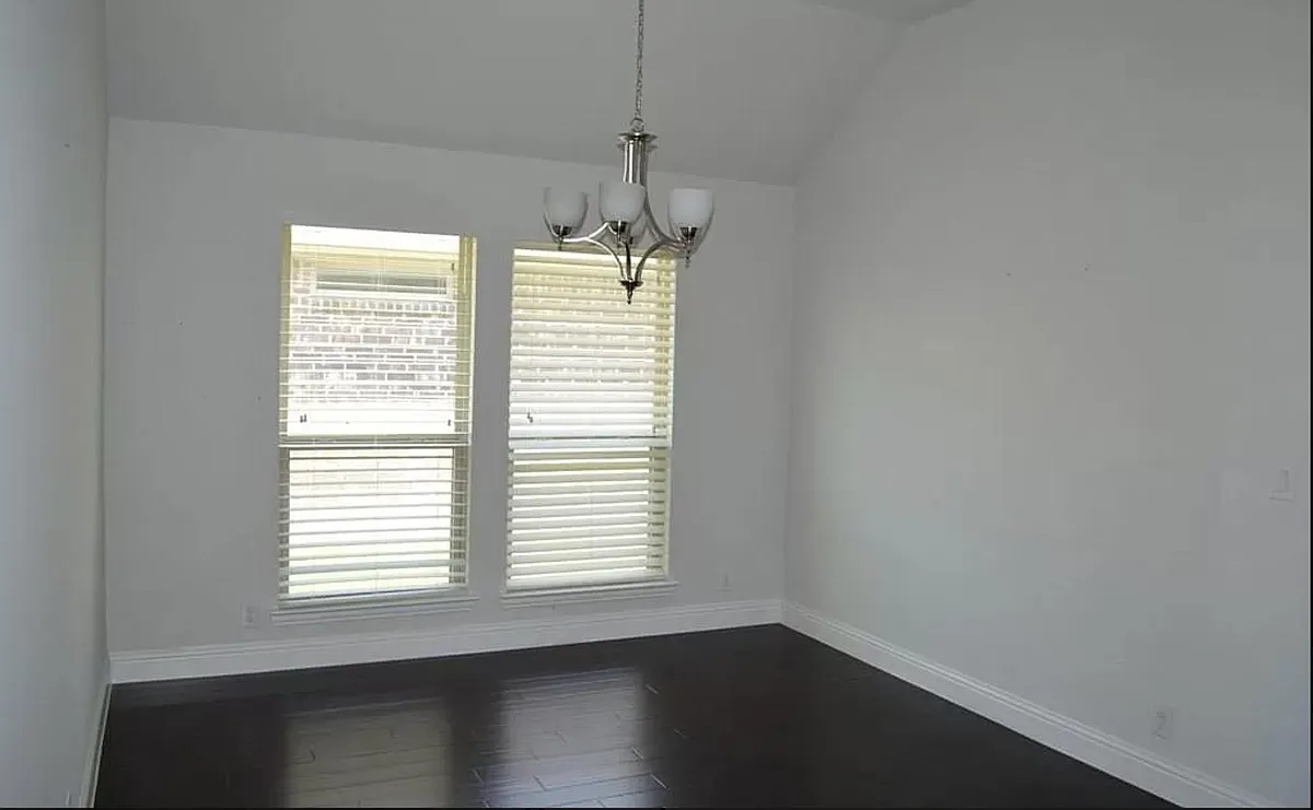 Building Photo - 4416 Oak Bluff Dr